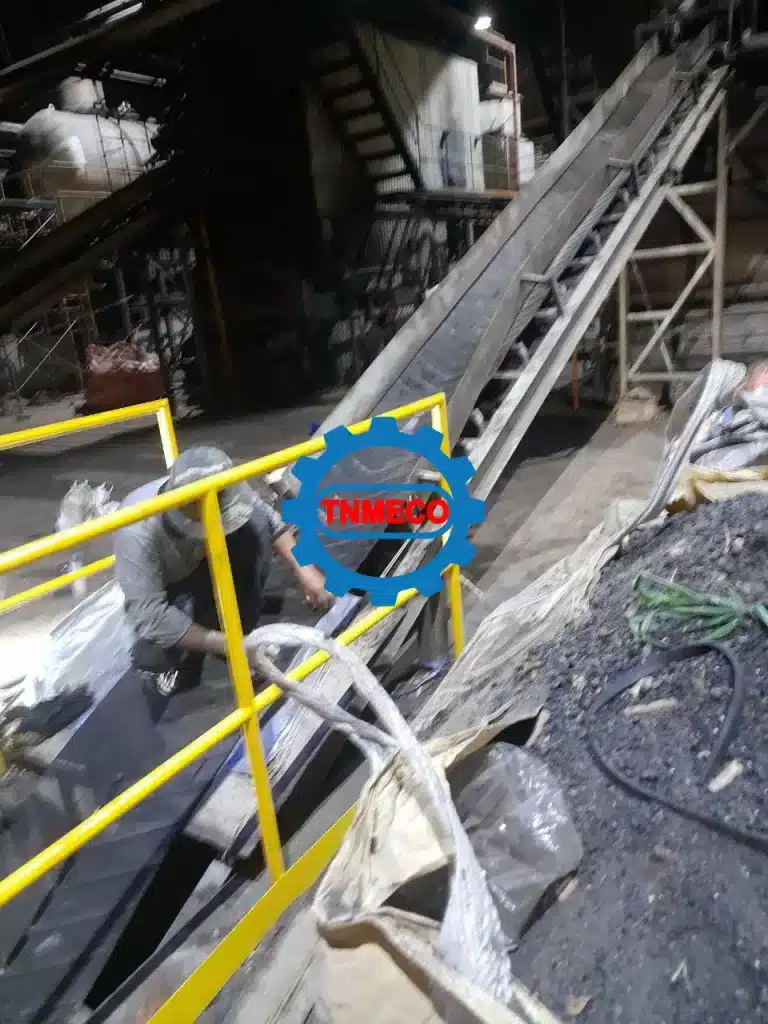 Tang con lăn và cơ cấu tăng chỉnh trong hệ thống băng tải